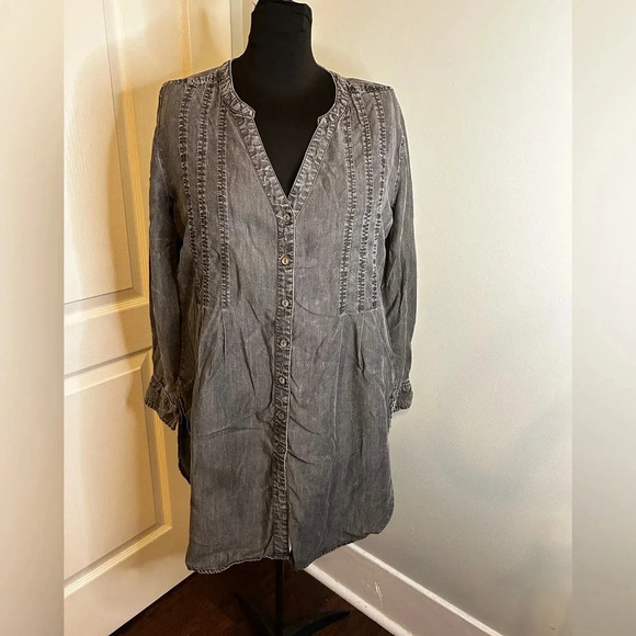 Liverpool Long Sleeve‎ V-Neck Tunic Button Front Graphite Gray Wash Chambray M - Picture 1 of 8